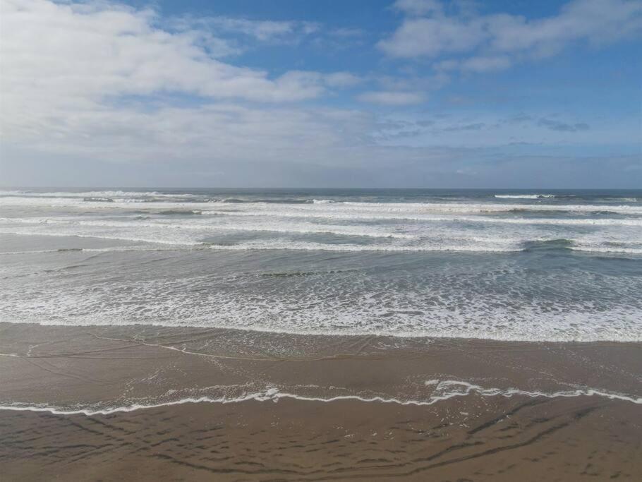Rockaway Oceanview Condo,Steps To The Beach & Downtown,W&D, Wifi Rockaway Beach Exterior photo