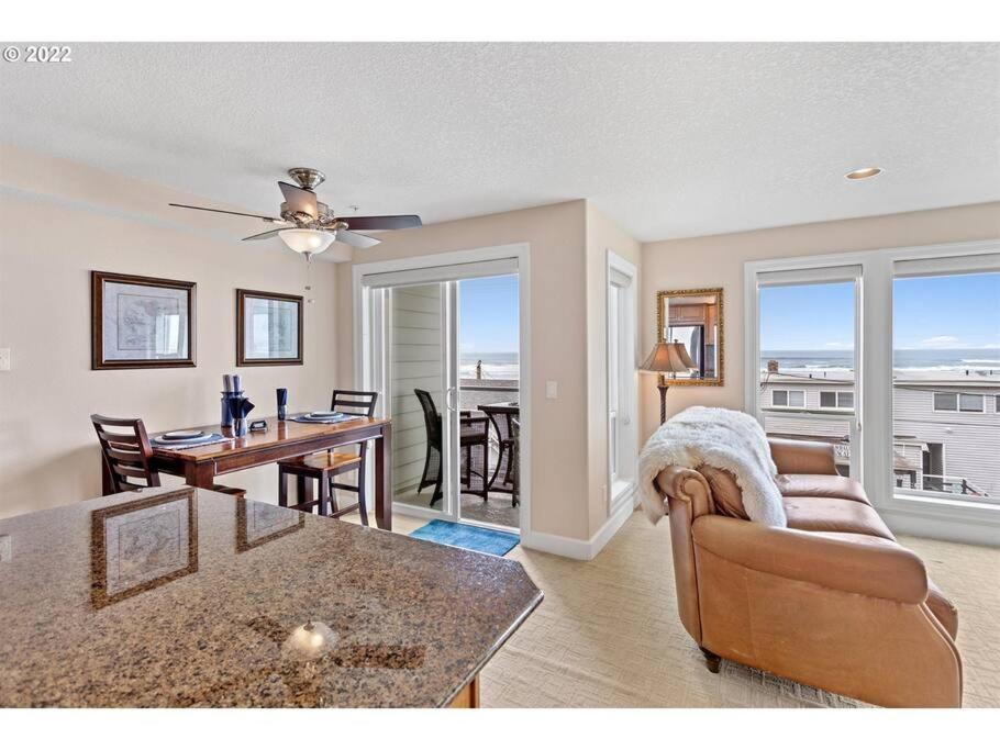 Rockaway Oceanview Condo,Steps To The Beach & Downtown,W&D, Wifi Rockaway Beach Exterior photo