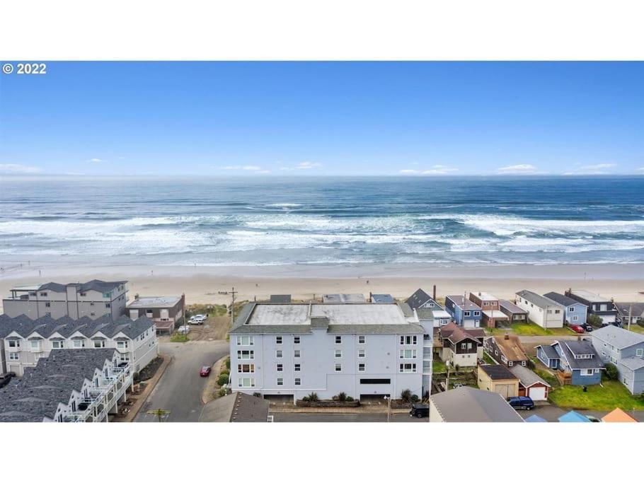 Rockaway Oceanview Condo,Steps To The Beach & Downtown,W&D, Wifi Rockaway Beach Exterior photo